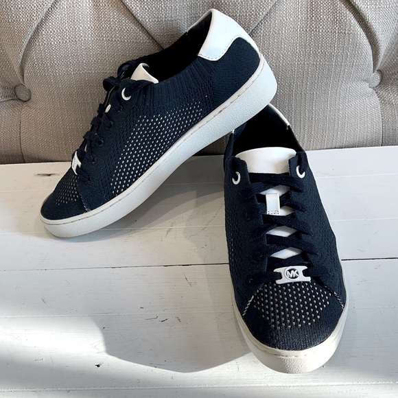 Michael Kors Skyler Trainer jogger soft knit shoes - Picture 1 of 10